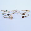 Bracelet ethnique et pierres semi-précieuses