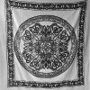 Tenture MANDALA CELTIC en noir et blanc sur tissu rayé 1.40x2.20