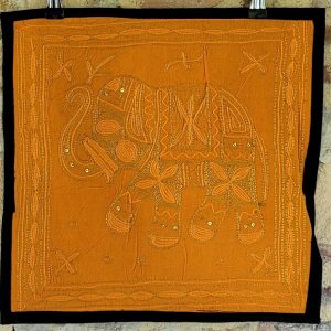 Alternative view of Housse de Coussin Éléphant Broderie dorée d'Inde