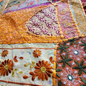 Tenture Murale patchwork de tissus recyclés indiens 0.9x1.40m - ocre