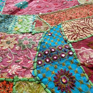 Tenture Murale patchwork de tissus recyclés indiens 0.9x1.40m - anis