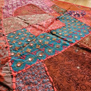 Tenture Murale patchwork de tissus recyclés indiens 0.9x1.40m - rouge