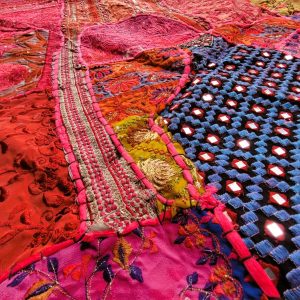 Tenture Murale patchwork de tissus recyclés indiens 0.9x1.40m - rose