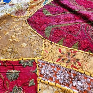 Tenture Murale patchwork de tissus recyclés indiens 0.9x1.40m - jaune