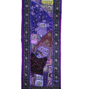 Tenture Murale patchwork de tissus recyclés brodés de perles 0.50x1.20m - violet