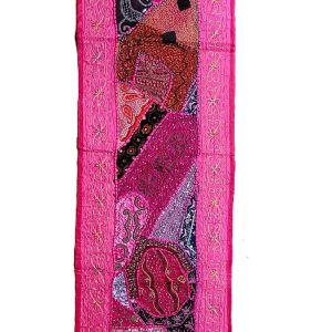 Tenture Murale patchwork de tissus recyclés brodés de perles 0.50x1.20m - rose