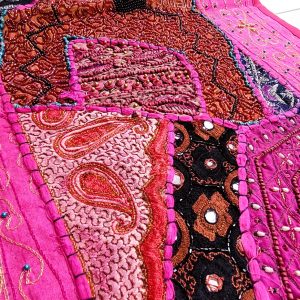 Tenture Murale patchwork de tissus recyclés brodés de perles 0.50x1.20m