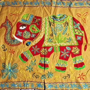 Tenture Murale broderie 1 éléphant 70x90 - ocre