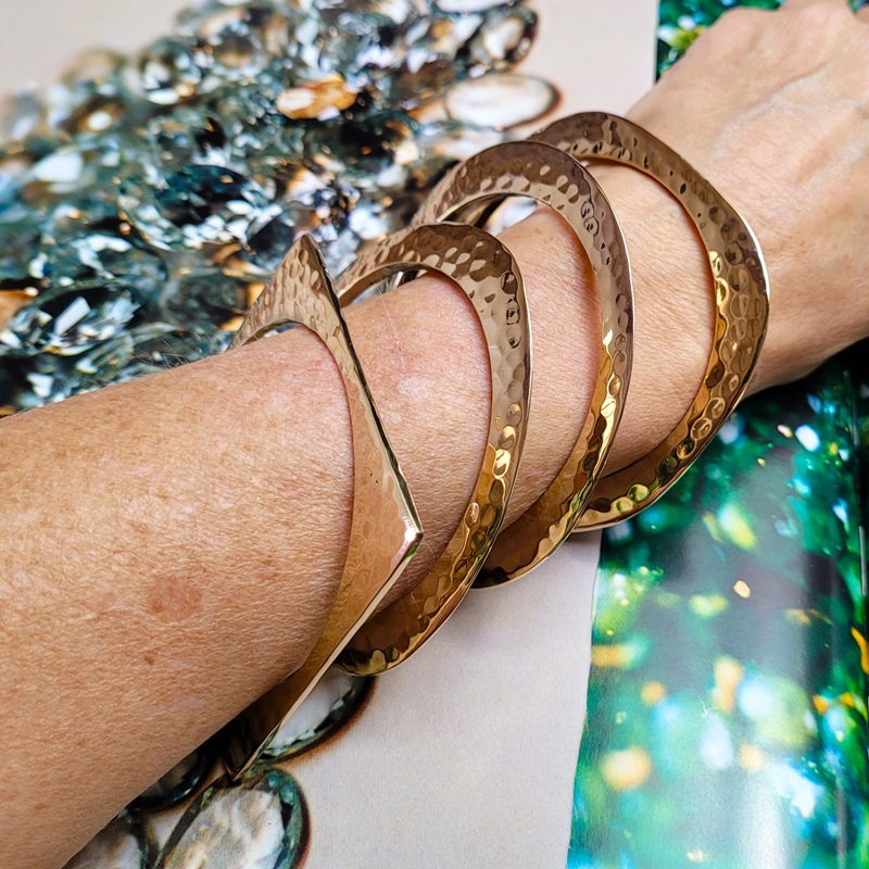 Joncs martelés dorés Charlie Joncs martelés dorés Charlie – Image 2