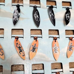 Pendentif Surf sur cordon en coton Pendentif Surf sur cordon en coton