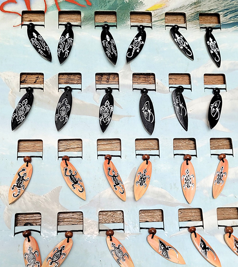 Pendentif Surf sur cordon en coton Pendentif Surf sur cordon en coton