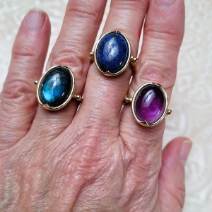 Alternative view of Bague pierre doré Pénélope