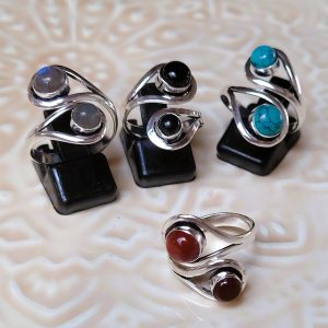 Alternative view of bague argentée pierre Lena