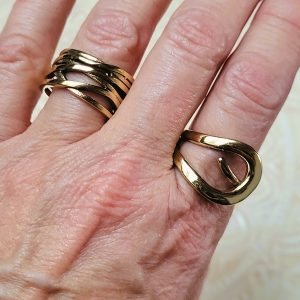 Alternative view of Bague dorée Leelo