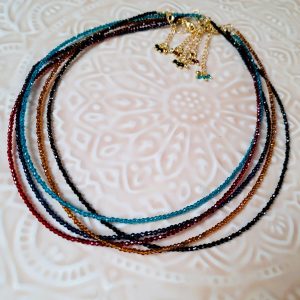 Alternative view of Collier Vega doré