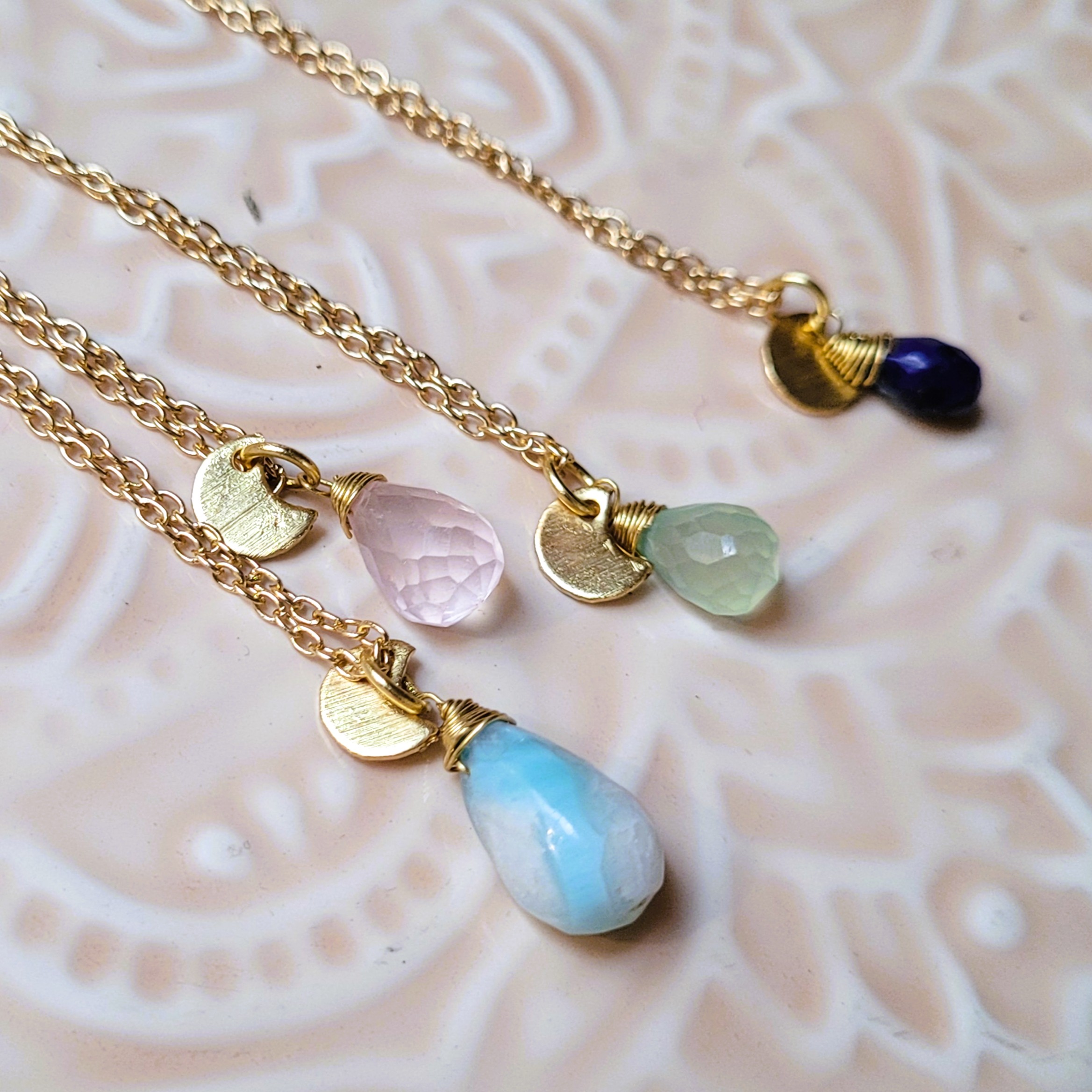 Collier pierre Maia doré Collier pierre Maia doré