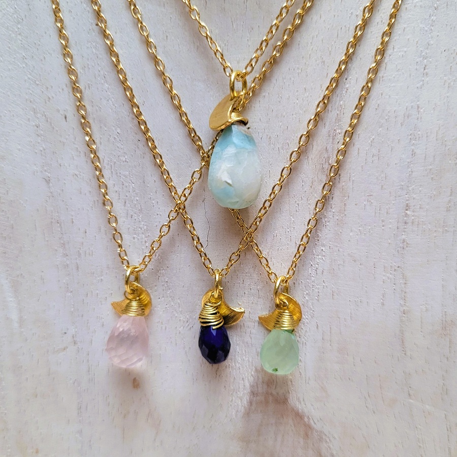 Collier pierre Maia doré Collier pierre Maia doré – Image 2