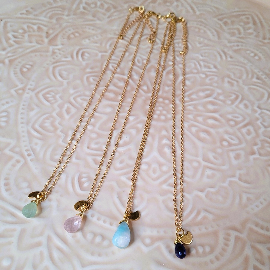 Collier pierre Maia doré Collier pierre Maia doré – Image 3