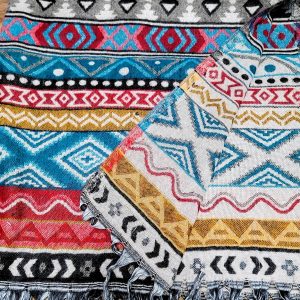 Alternative view of Châle du Népal Goldy