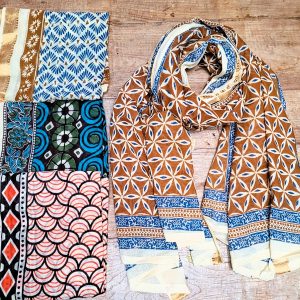 Alternative view of Grand foulard Théa