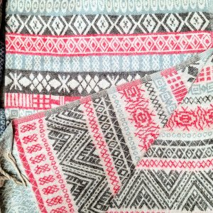 Alternative view of Châle du Népal Pénélope