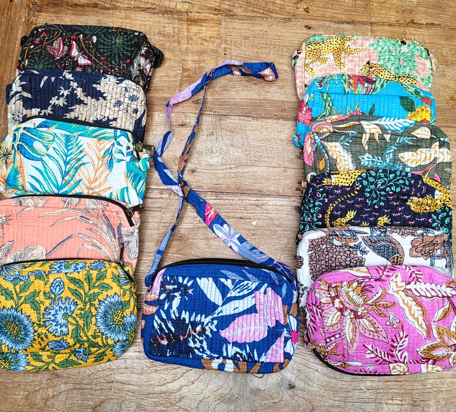 Pochette Kantha matelassé d'inde Pochette Kantha matelassé d'inde – Image 2